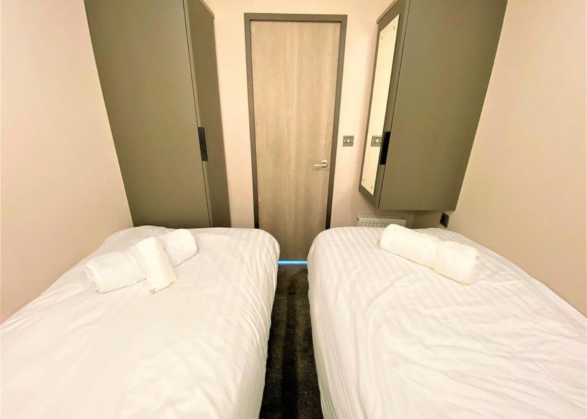 Westlands Country Park Hotel Анан Екстериор снимка