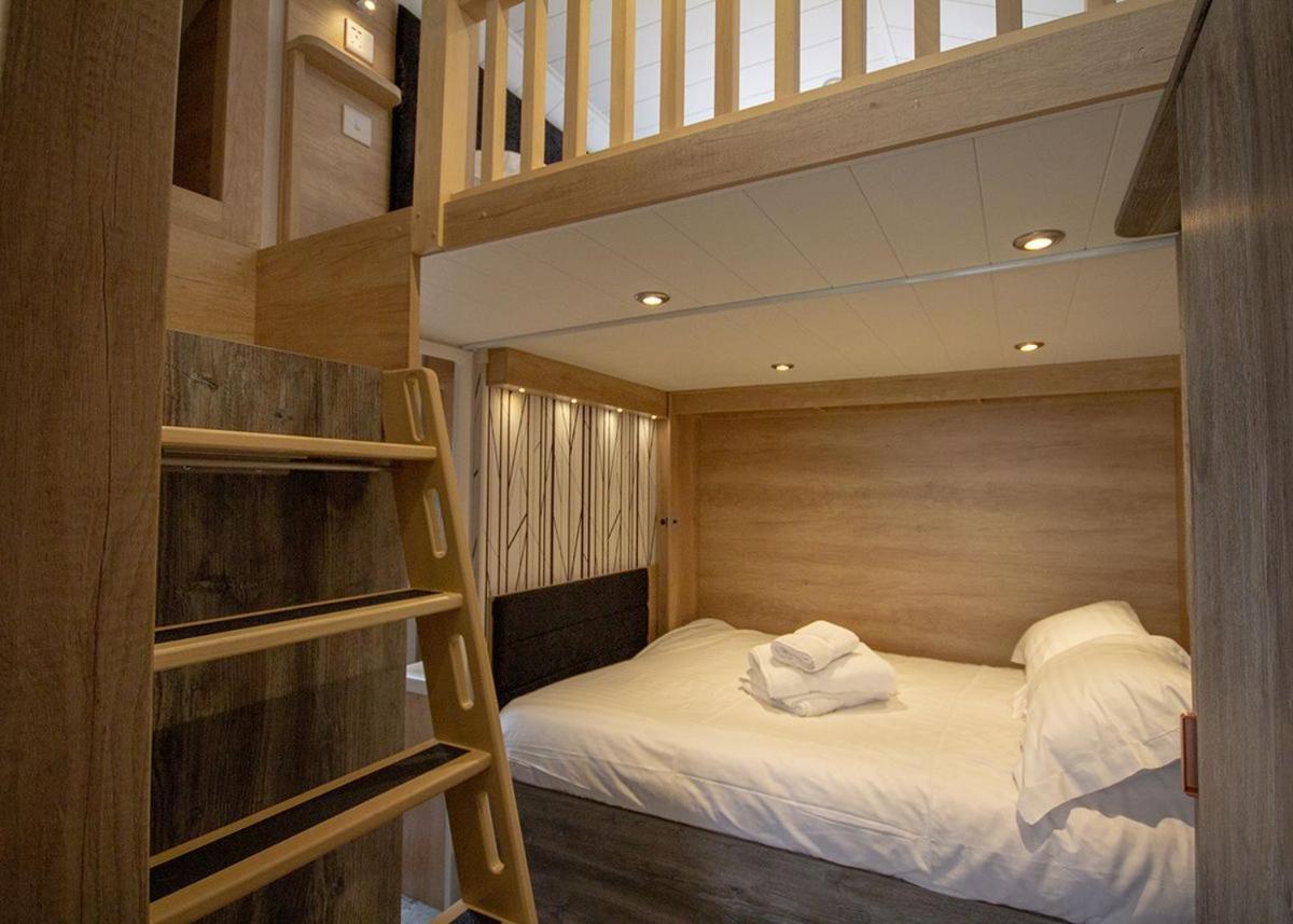 Westlands Country Park Hotel Анан Екстериор снимка