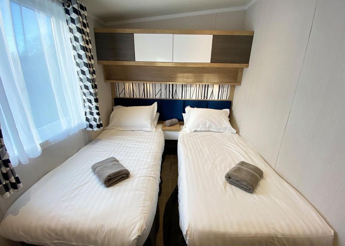 Westlands Country Park Hotel Анан Екстериор снимка