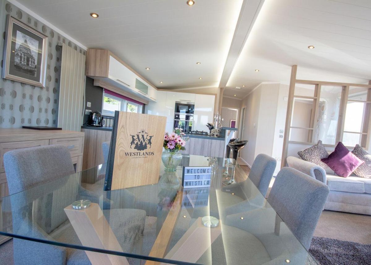 Westlands Country Park Hotel Анан Екстериор снимка